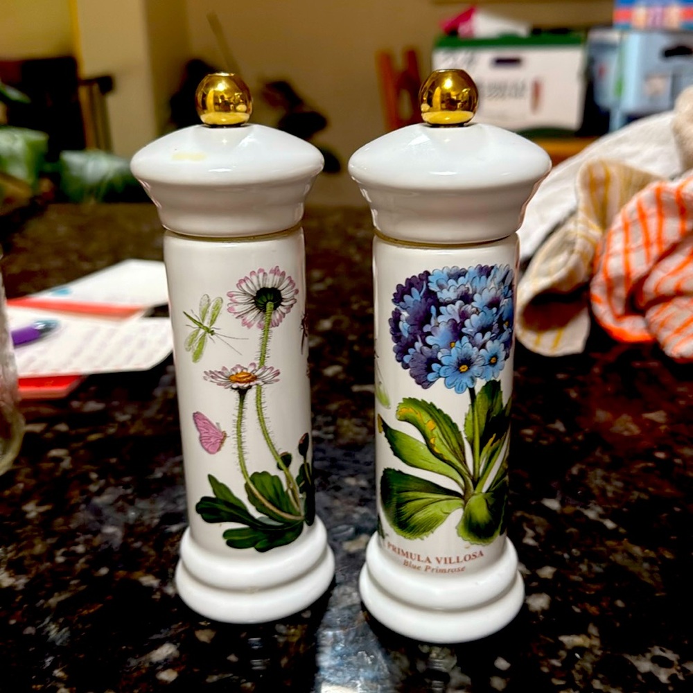 EUC Salt & Pepper Grinders